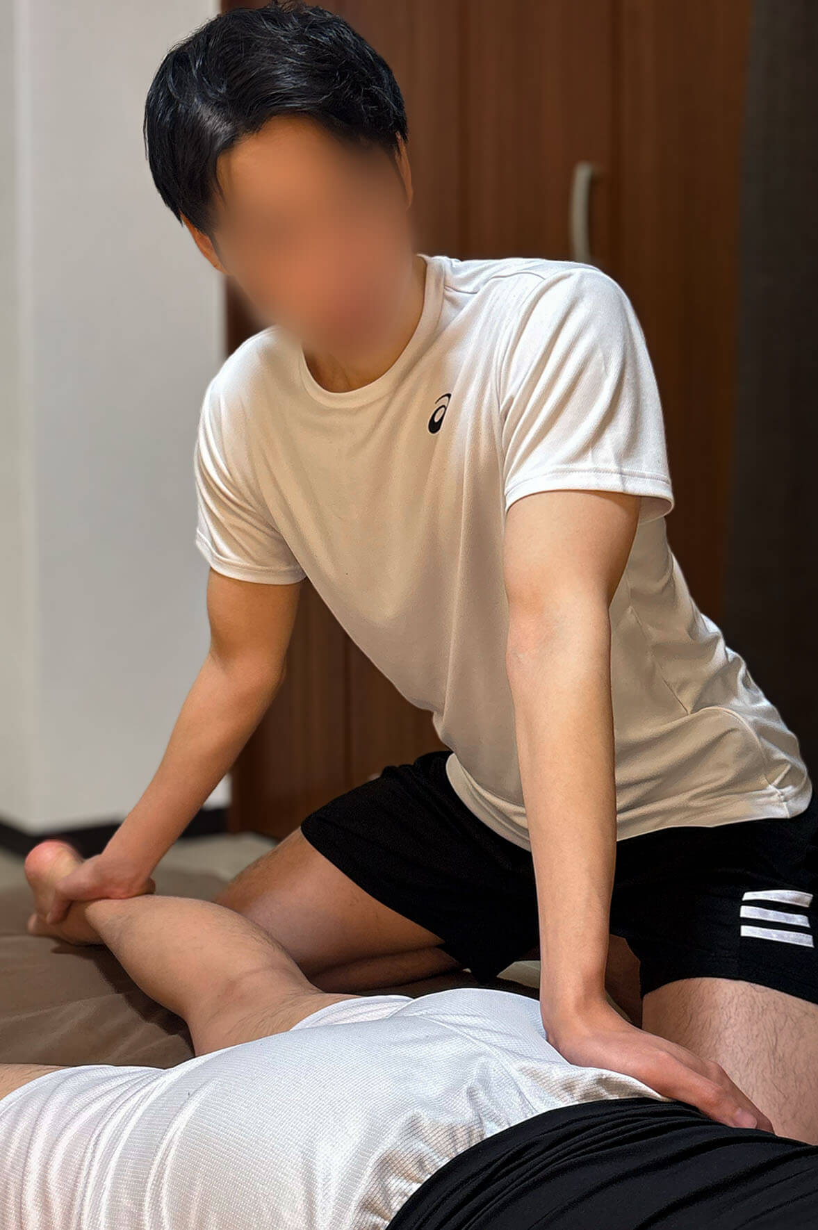 スタッフ円形サムネイル画像